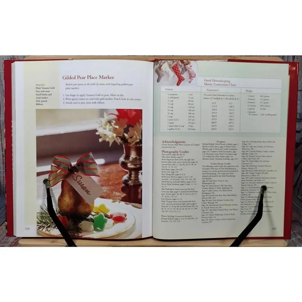 Good Housekeeping A Very Merry‎ Christmas Cookbook